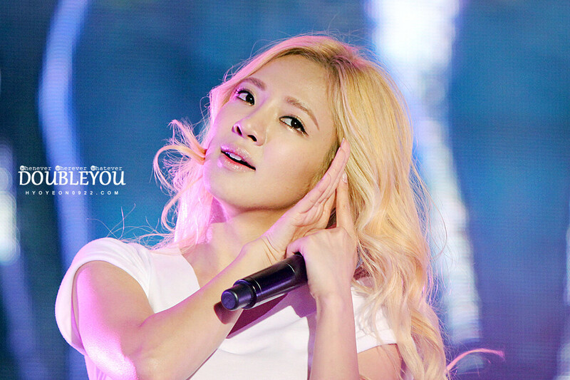 121007 Girls' Generation Hyoyeon at Gangnam Festival documents 26