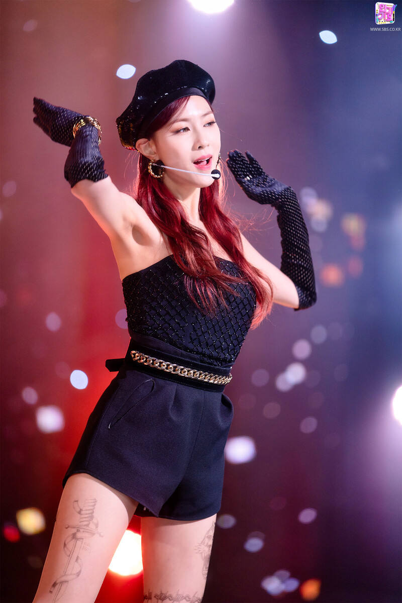 220227 Apink Hayoung - 'Dilemma' at Inkigayo documents 7