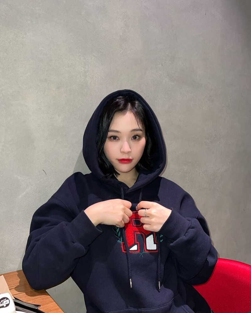 220407 Dreamcatcher Gahyeon Instagram Update documents 10