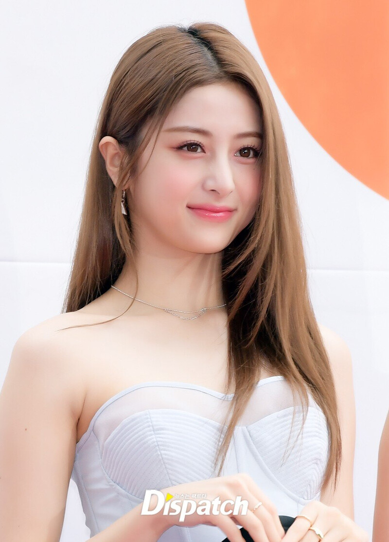 220825 HUH YUNJIN- K GLOBAL HEART DREAM Awards 2022 documents 1