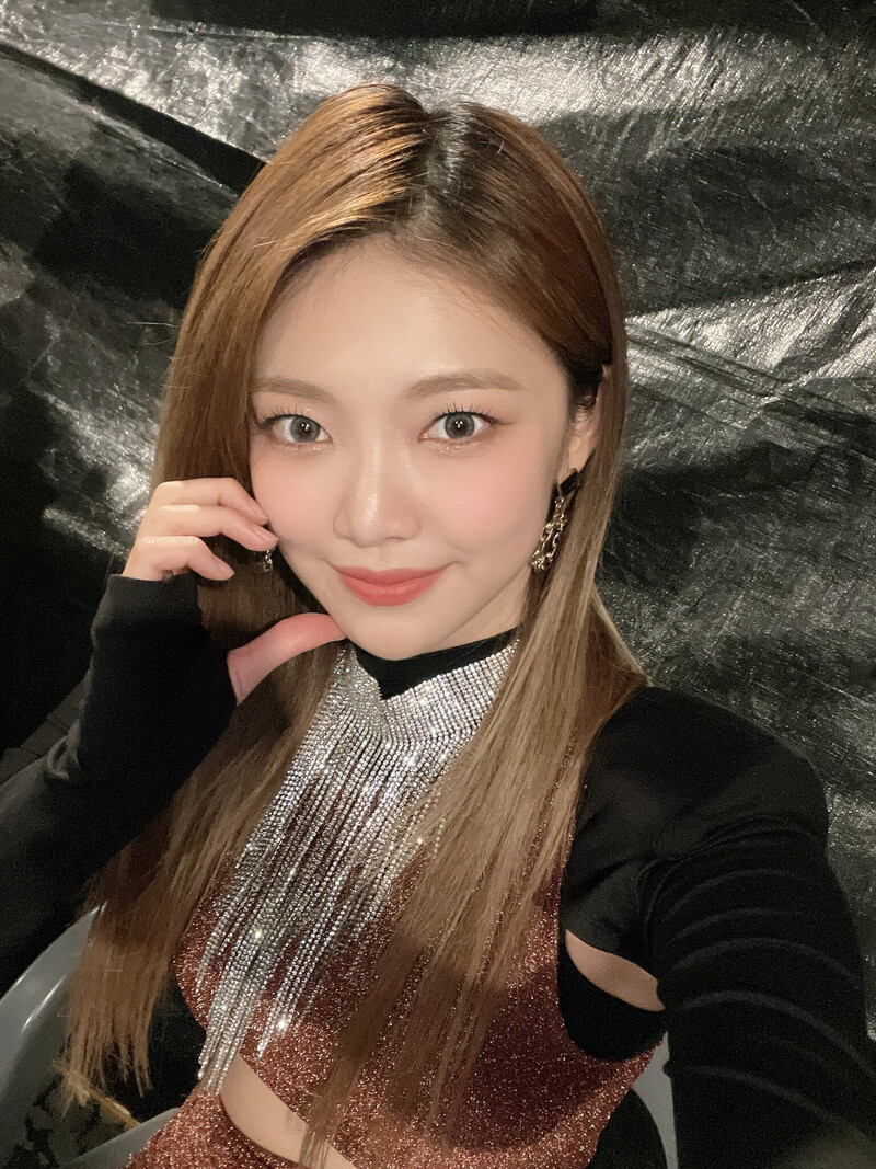 221029 EVERGLOW Twitter Update documents 3