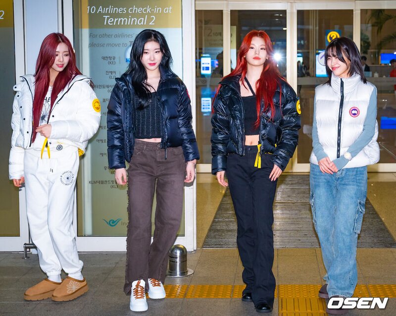 231103 ITZY at Incheon International Airport documents 1