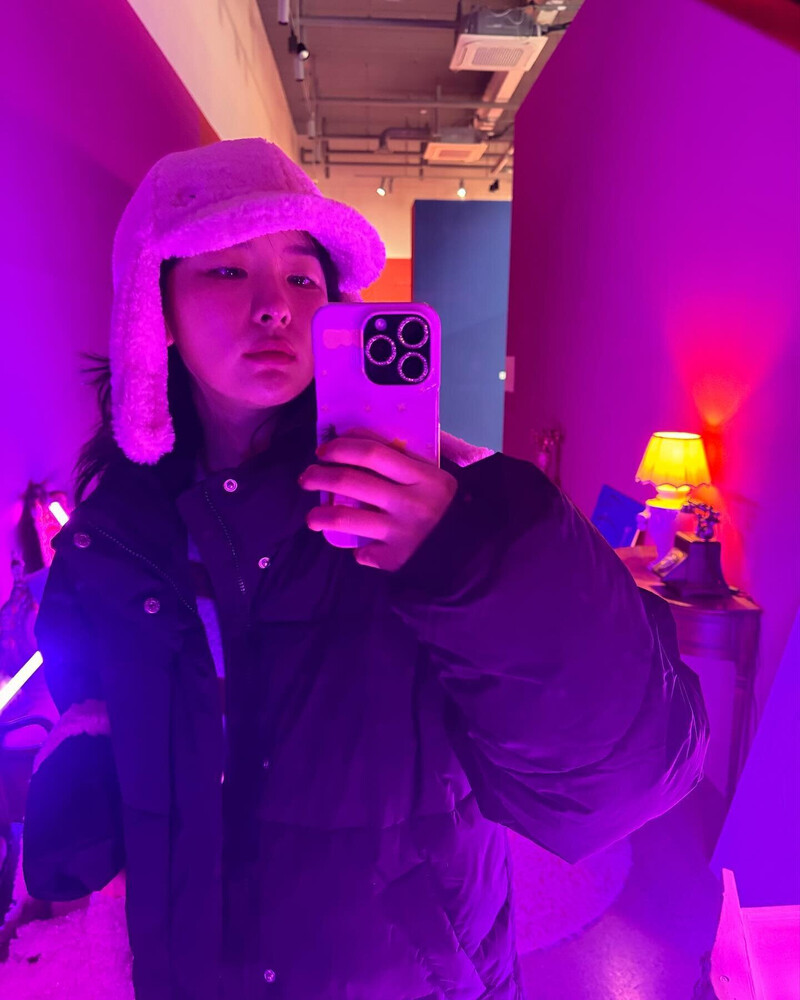 231229 - SEULGI Instagram Update documents 3