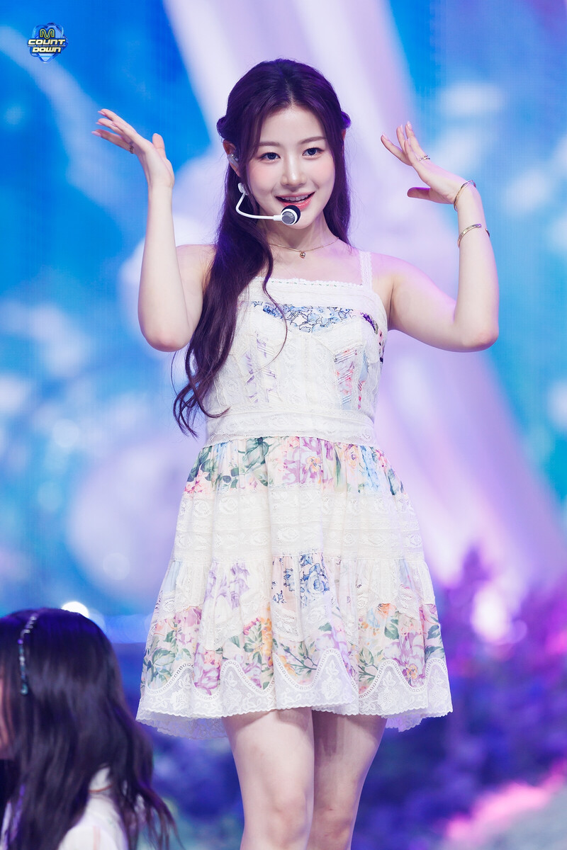 240926 FIFTY FIFTY Yewon - 'SOS' at M Countdown documents 5