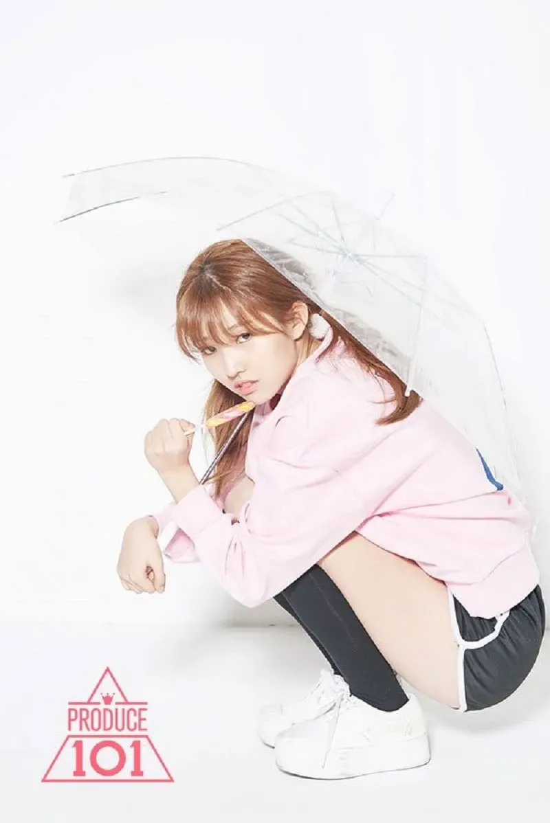 Jeon_Soyeon_Produce_101_Promotional_3.jpg