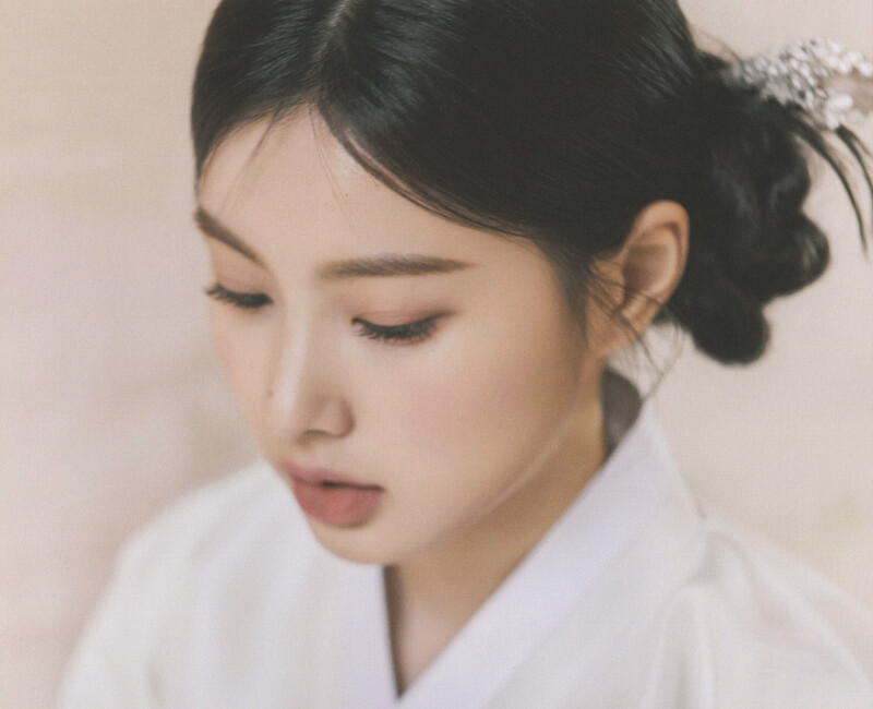 Kang Hyewon 2022 Season's Greetings (Scans) documents 3