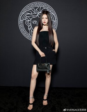 240225 - VERSACE Weibo Update with NINGNING