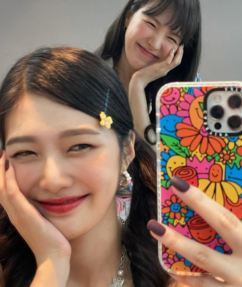 210828 Red Velvet Joy Instagram Update documents 5