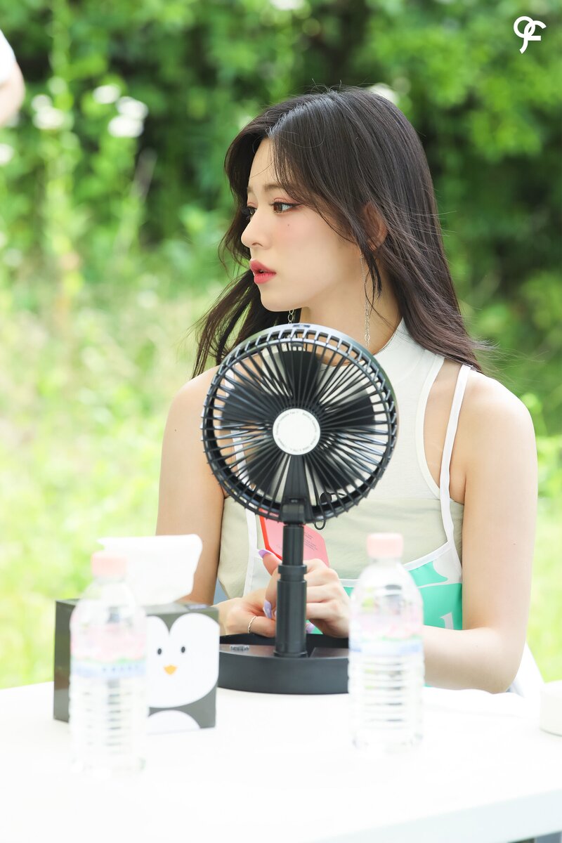 220731 fromis_9 Weverse - '15 Nights on Business Trip' documents 18