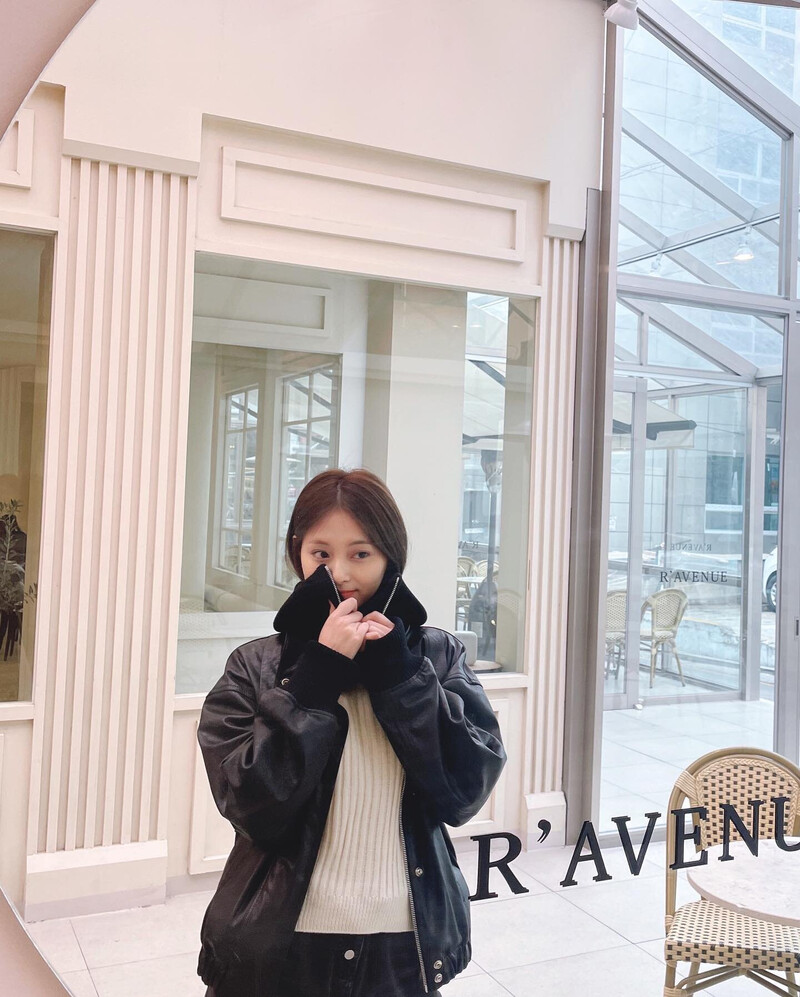 230209 - Tzuyu Instagram Update documents 3