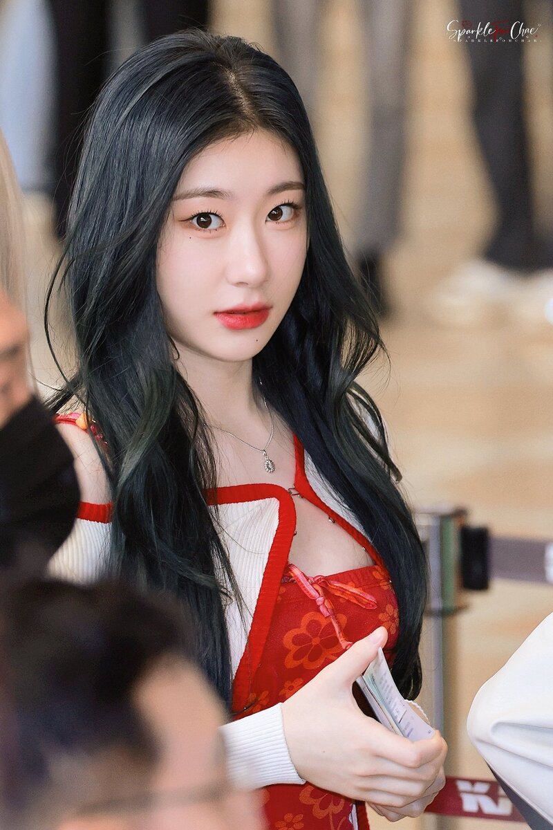230513 ITZY Chaeryeong - Gimpo International Airport documents 1