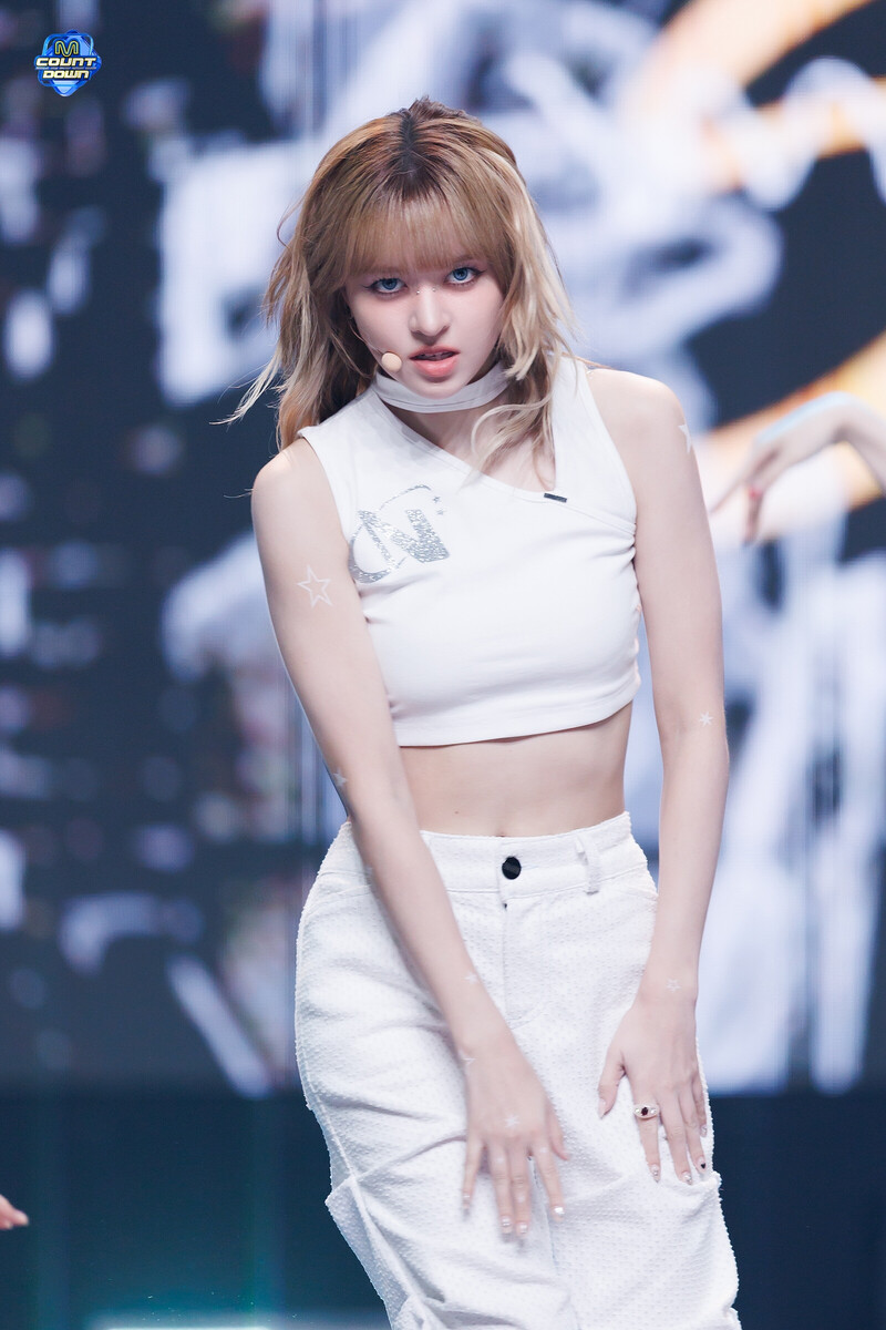 240905 NMIXX Lily - 'See that?' at M COUNTDOWN documents 4