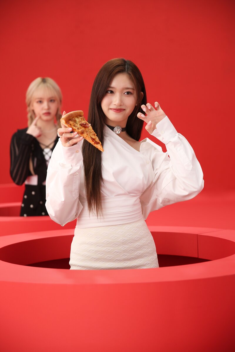 240305 Starship Naver update with LEESEO | IVE x Papa John’s Behinds documents 1