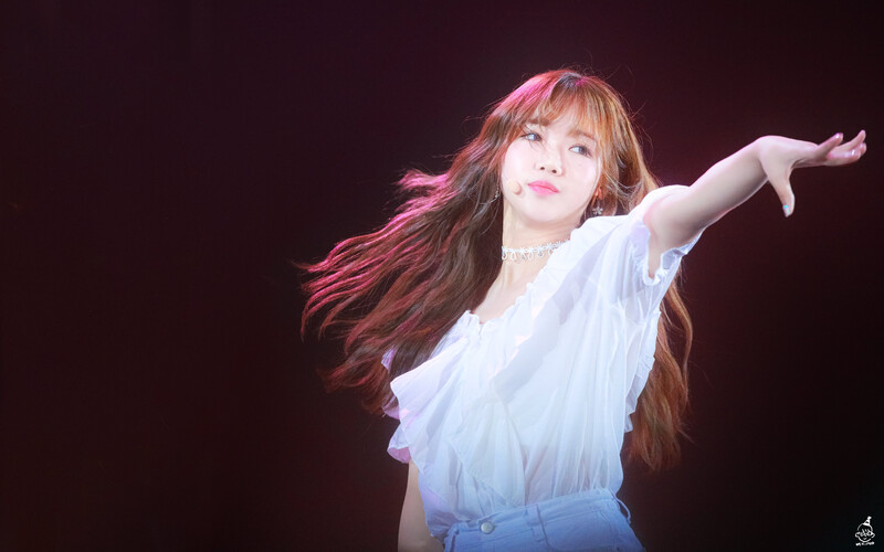 190815 Weki Meki Yoojung at 2019 K-WORLD FESTA documents 1