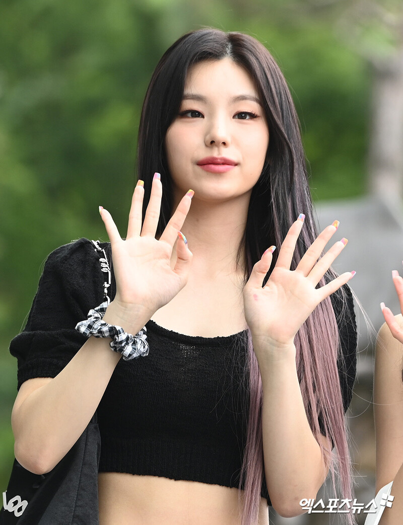 220719 ITZY Yeji - MBC ‘Kim Shin Young’s Noon Song of Hope’ Commute documents 8