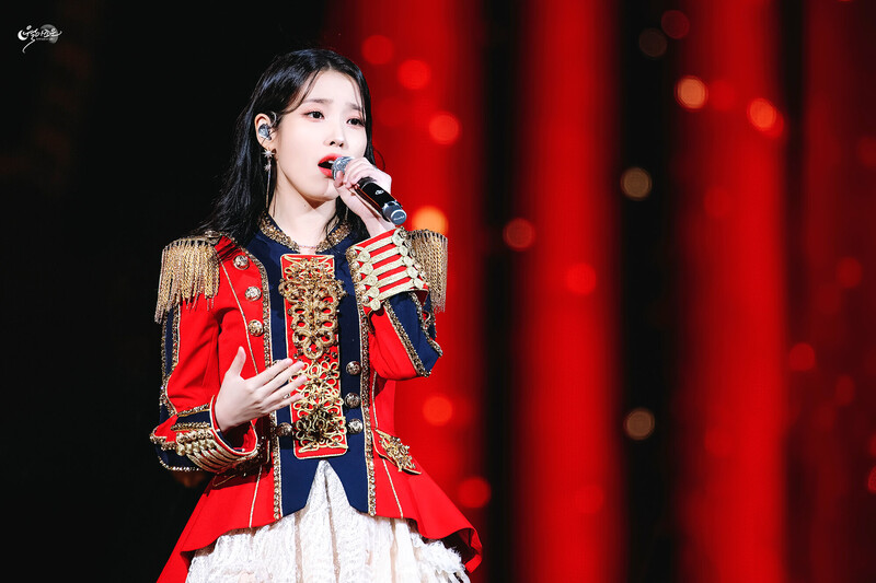 220917 IU - 'The Golden Hour' Concert documents 7