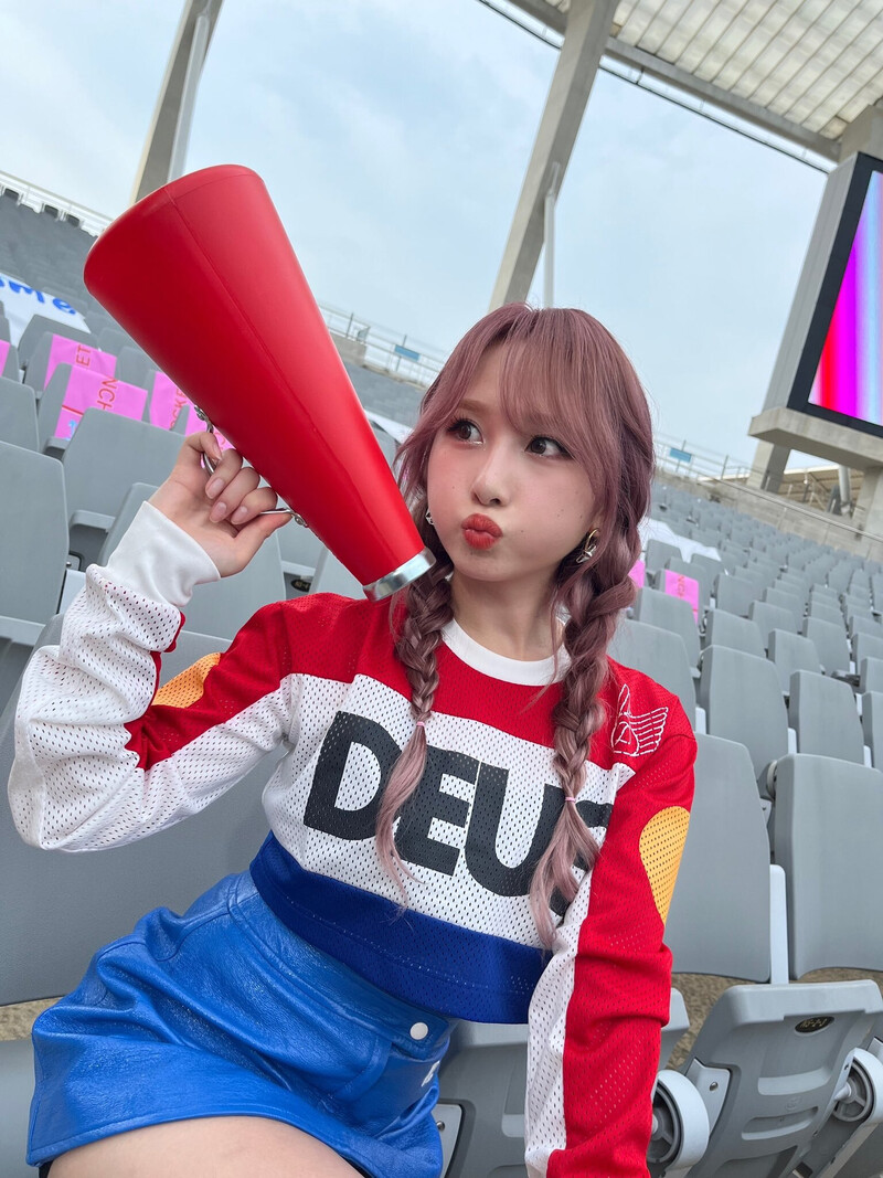 220928 Rocket Punch Twitter Update - Juri documents 2