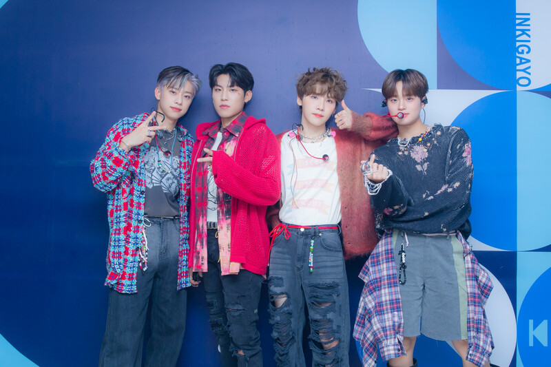 221016 SBS Twitter Update- AB6IX at INKIGAYO Photowall documents 1