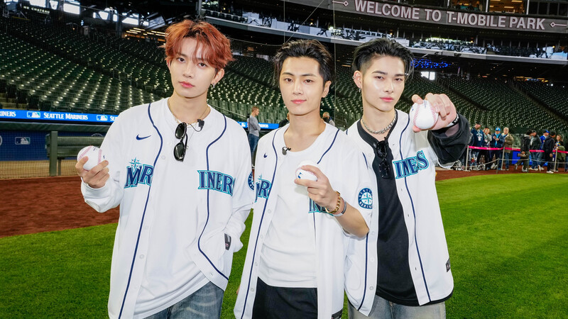 ENHYPEN's Heeseung, Jay & Ni-ki at Seattle Mariners documents 1