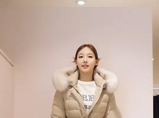 Nayeon's closet! #twice #nayeon #expensive #price #cupid #fashion