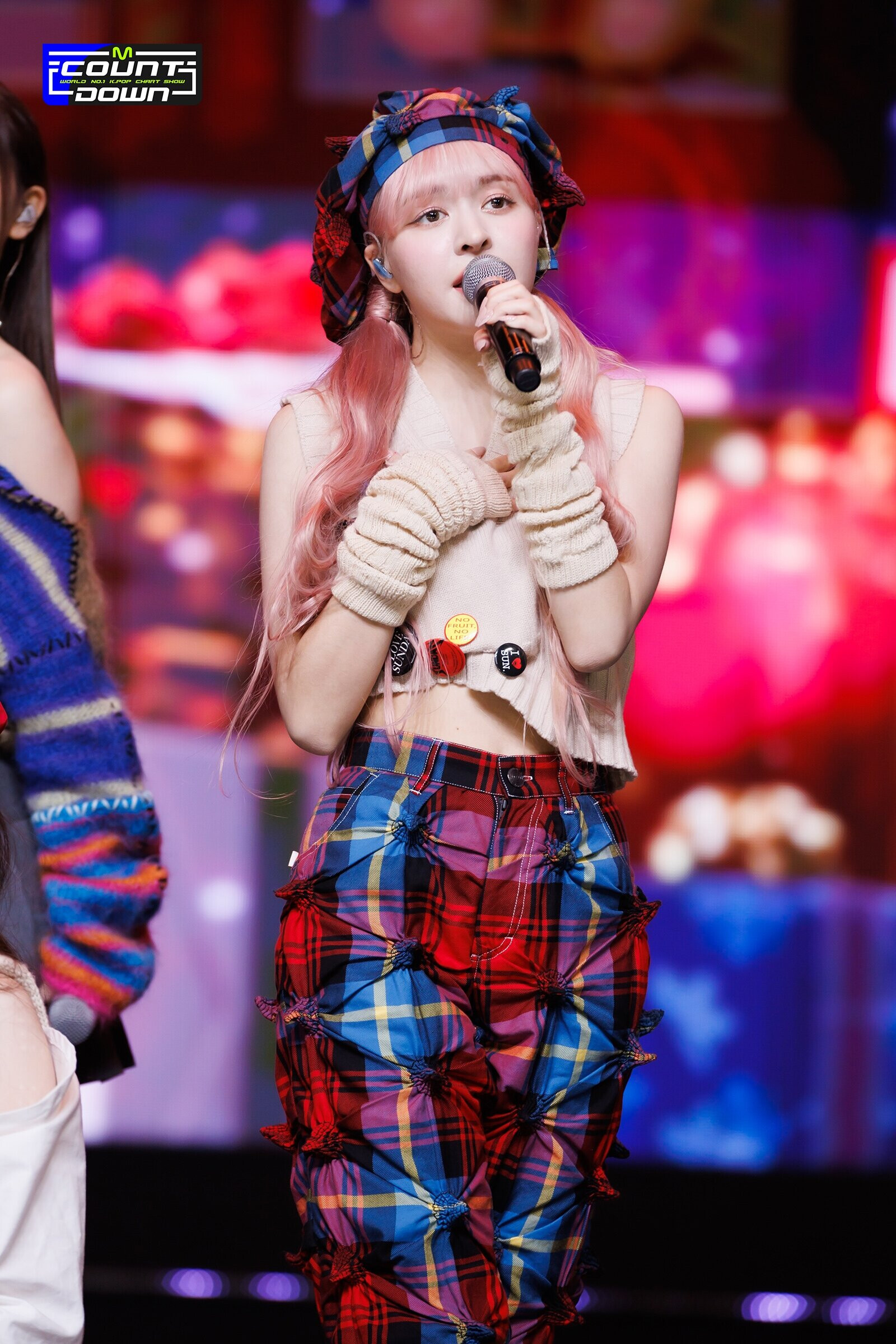 221229 NMIXX Lily 'Funky Glitter Christmas' at M Countdown | kpopping