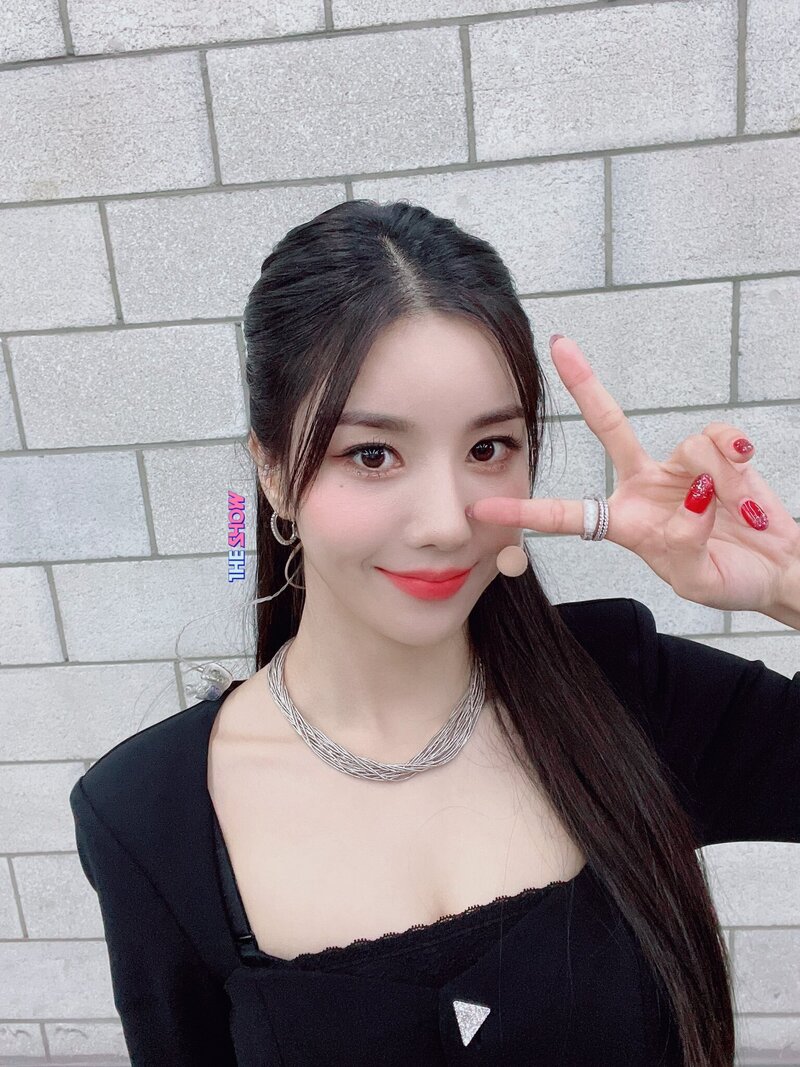 210907 Kwon Eunbi SNS Update at The Show documents 3
