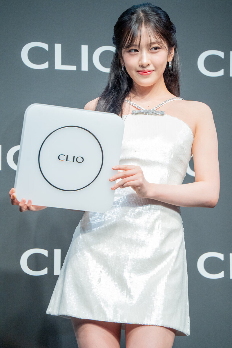 241010 IVE's Yujin at CLIO Product Launch Event in Japan documents 3