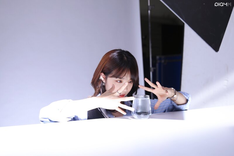 211018 IST Naver post - Apink EUNJI 'Work later, Drink now' drama Poster Shoot behind documents 21