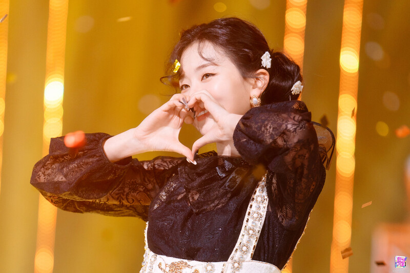 220403 Red Velvet Seulgi - 'Feel My Rhythm' at Inkigayo documents 10