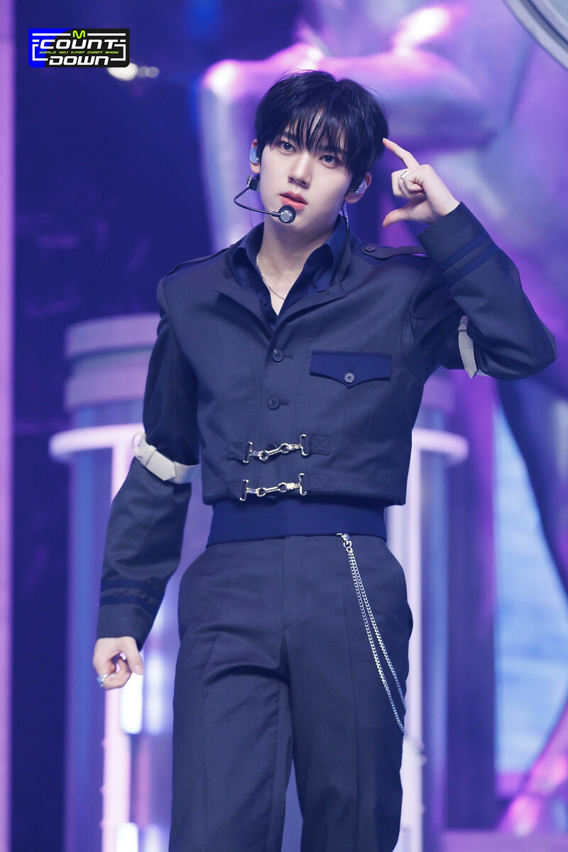 231109 ZEROBASEONE Yu Jin - "Crush" and "Melting Point" at M Countdown documents 15