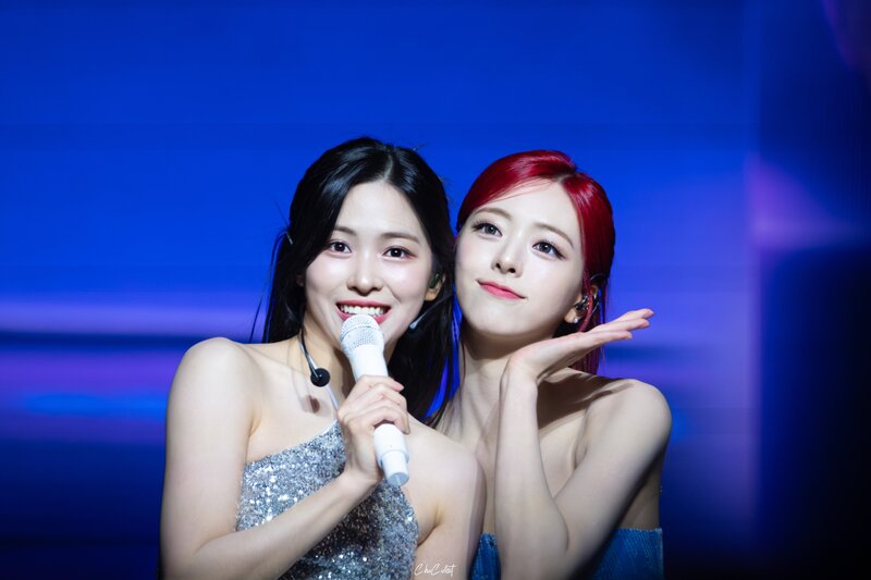 240424 ITZY Ryujin & Yuna - 2nd World Tour 'Born To Be' in London documents 1