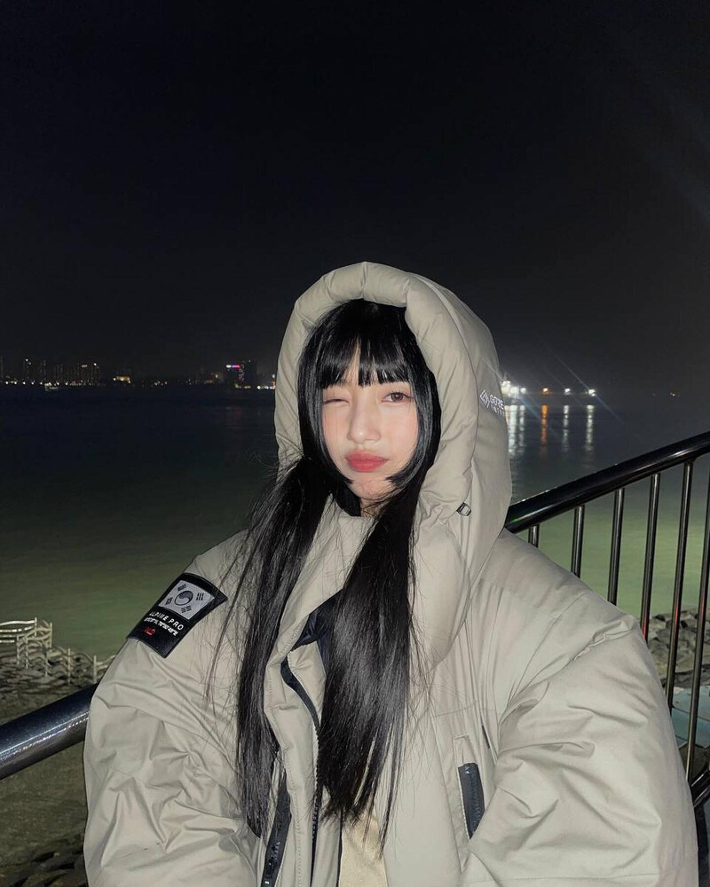 221119 Bae Suzy Instagram Update documents 6