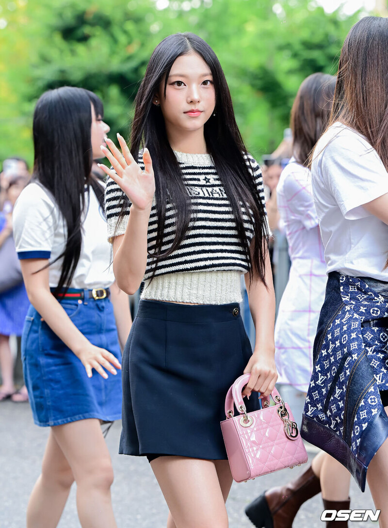 230825 NewJeans Haerin - Music Bank Commute documents 2