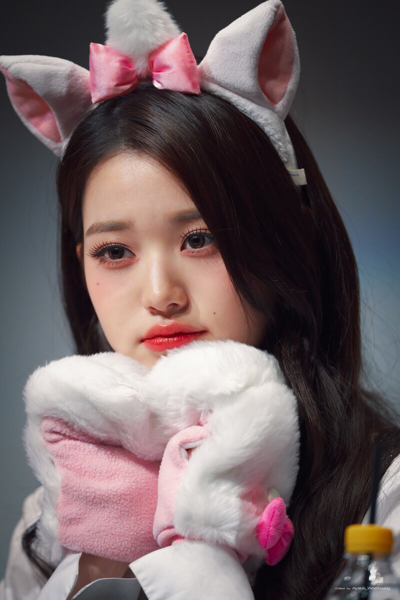 230414 IVE Wonyoung - Fansign | kpopping