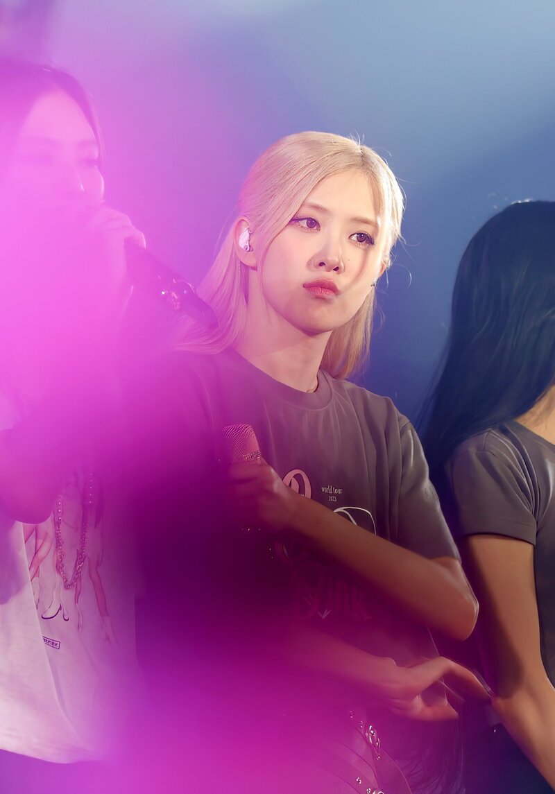 230916 BLACKPINK Rosé - 'BORN PINK' Concert in Seoul Day 1 documents 5