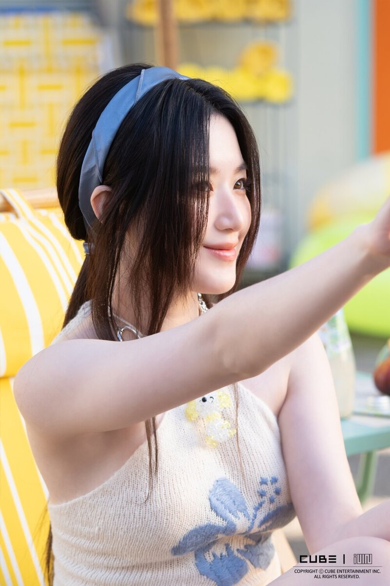 240712 CUBE Entertainment Naver Post with Shuhua - (G)I-DLE 7th Mini Album [I SWAY] Behind the Scenes of the Jacket Shoot documents 18