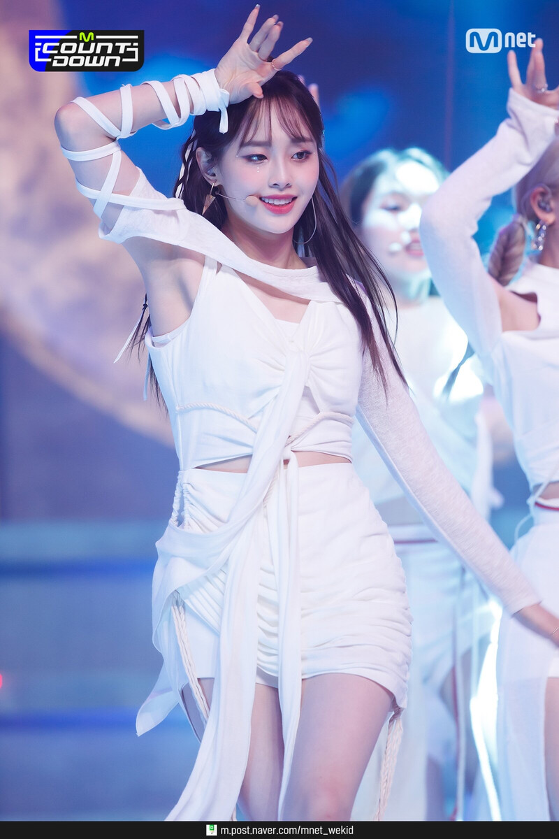 210701 LOONA - PTT (Paint The Town) at M Countdown documents 12