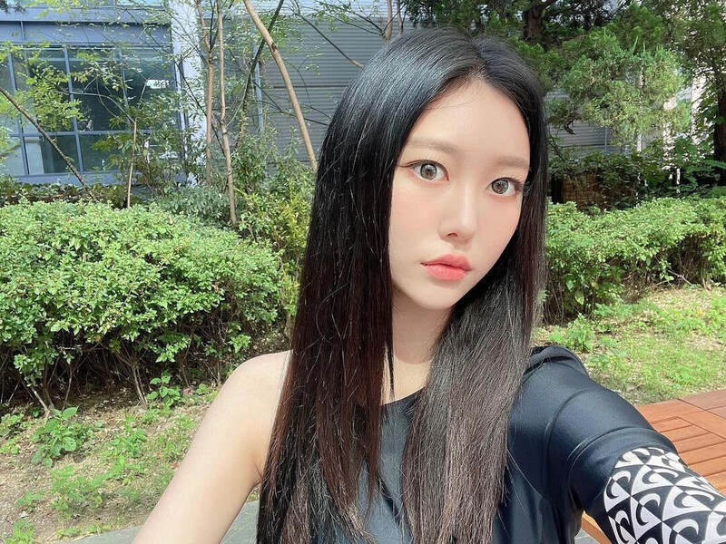 221004 MOMOLAND Jane Instagram Update documents 1