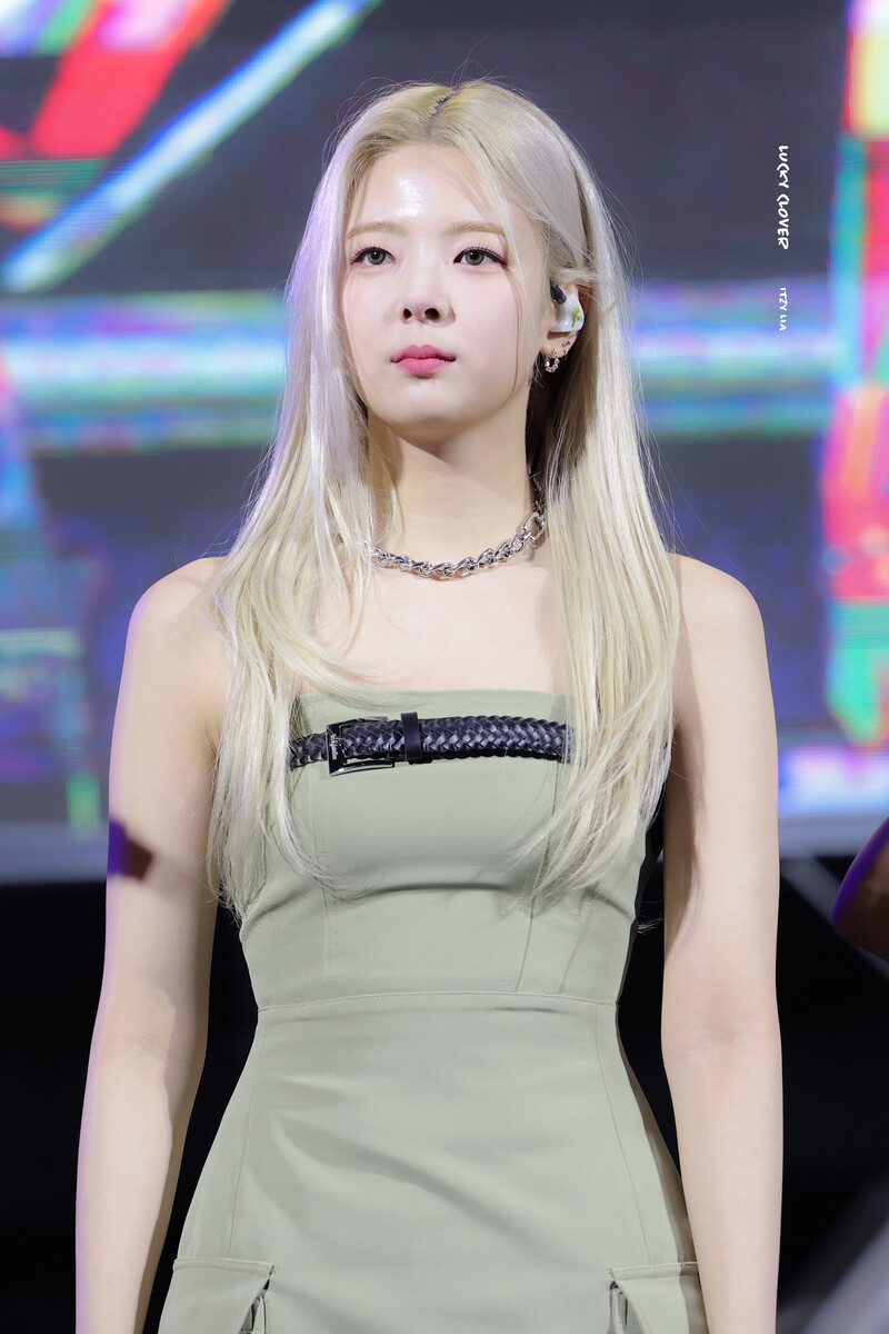 230510 ITZY Lia - Suwon University Festival documents 1