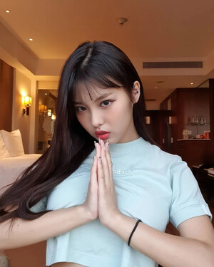 191125 MOMOLAND Ahin instagram update