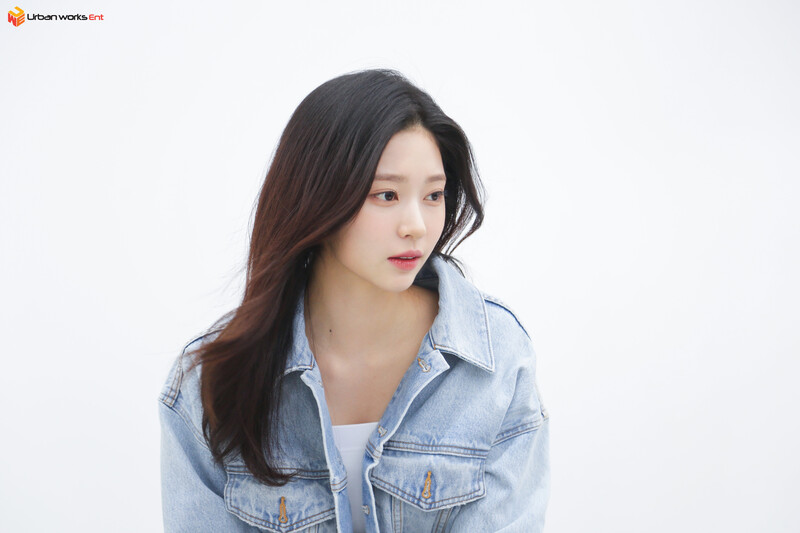 210923 Urban Works Naver Post - Minju 2021 Profile Photos Behind documents 7