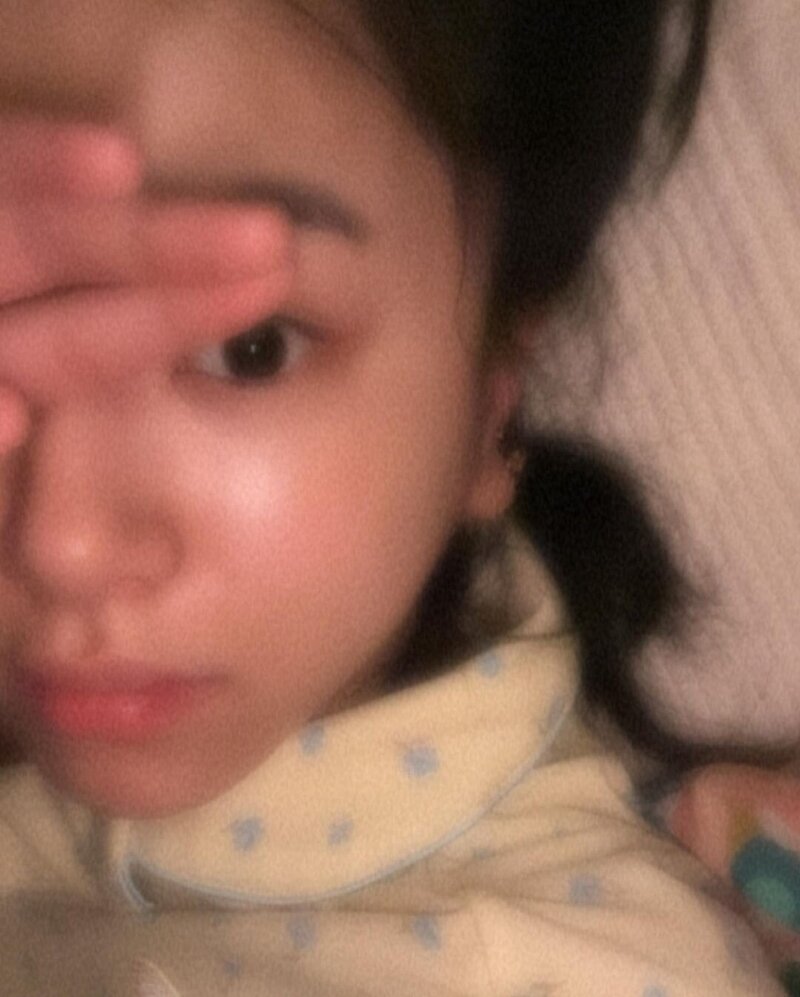 230101 TWICE Chaeyoung Instagram Update documents 2