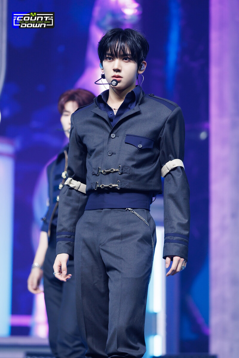 231109 ZEROBASEONE Yu Jin - "Crush" and "Melting Point" at M Countdown documents 10