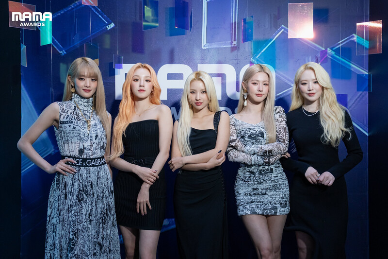 221130 (G)I-DLE at 2022 MAMA AWARDS Red Carpet Day 2 documents 1