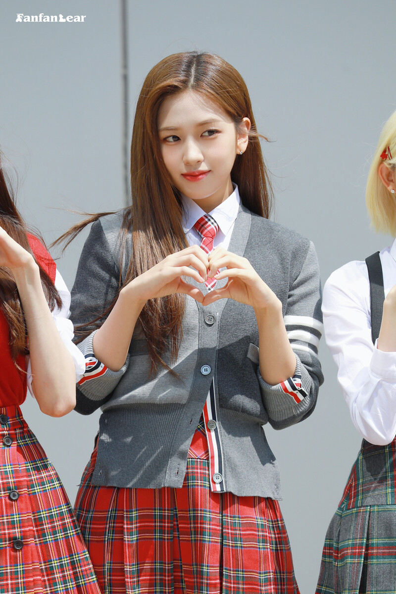 220818 IVE Yujin - 'Knowing Bros' Commute documents 2