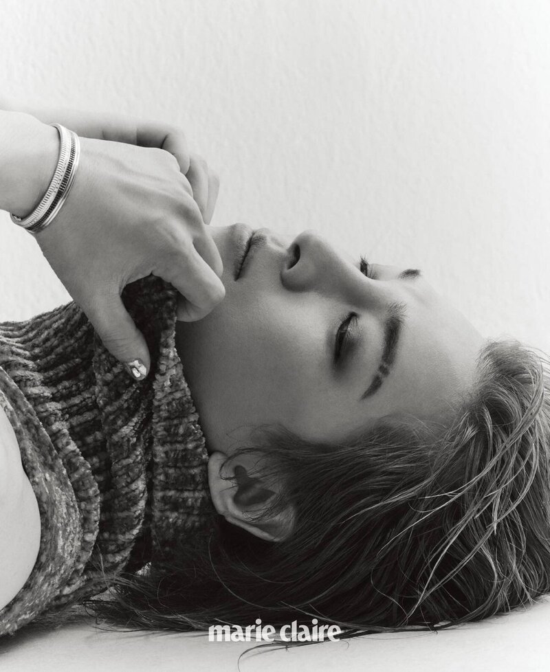 BIGBANG TAEYANG for MARIE CLAIRE Korea ' KIAF' Special Issue 2022 documents 3