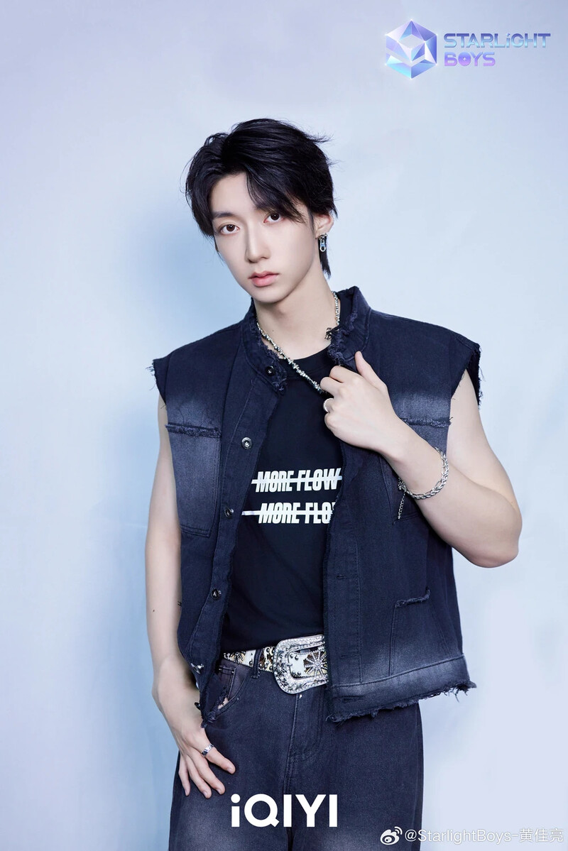 Huang Jia Liang Starlight Boys Profile Photo documents 3