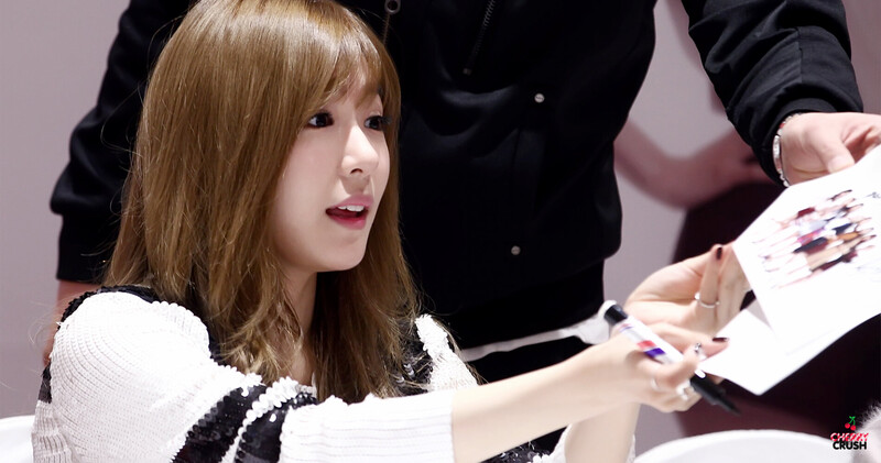 141127 Girls' Generation Tiffany at Lotte Fansign documents 6