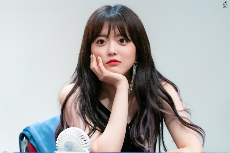 190817 Weki Meki Suyeon at 'WEEK END LOL' Shim Seok Hall Fansign documents 2