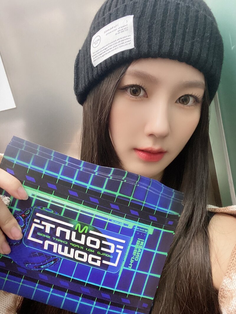 211007 (G)I-DLE Miyeon SNS Update at M Countdown documents 12